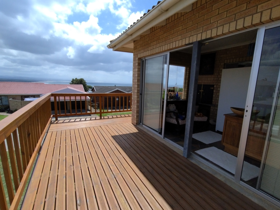 3 Bedroom Property for Sale in Wavecrest Eastern Cape